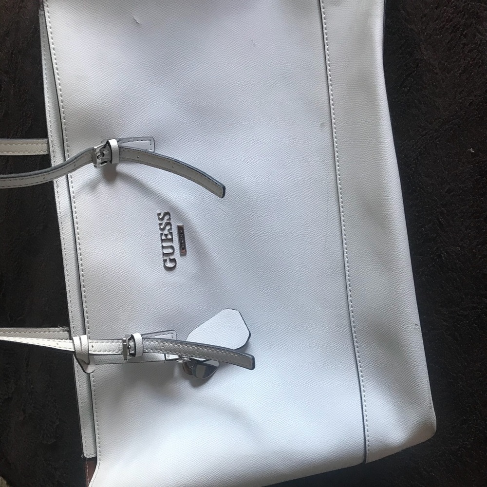 Guess tote